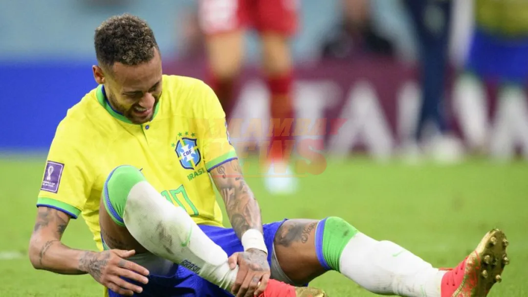 Raphinha sale en defensa de Neymar
