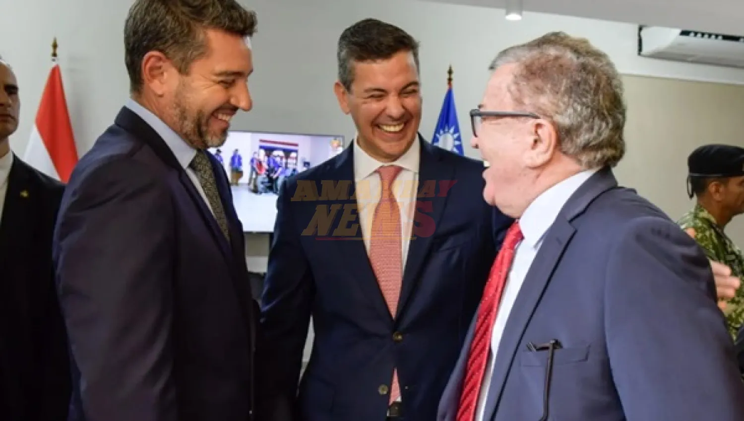 Santi evita explicar el origen de los sobres y denuncia ataques que “cruzaron límites”