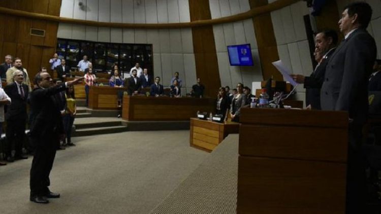 Camilo Benítez juró como Contralor por 5 años más