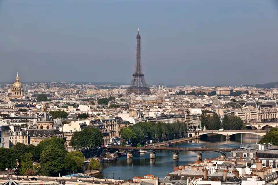Francia prohíbe el uso de abayas islámicas en las escuelas