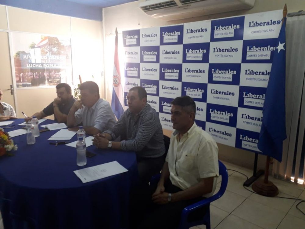 Gobernador Ronald Acevedo participó de reunión de Directorio Liberal