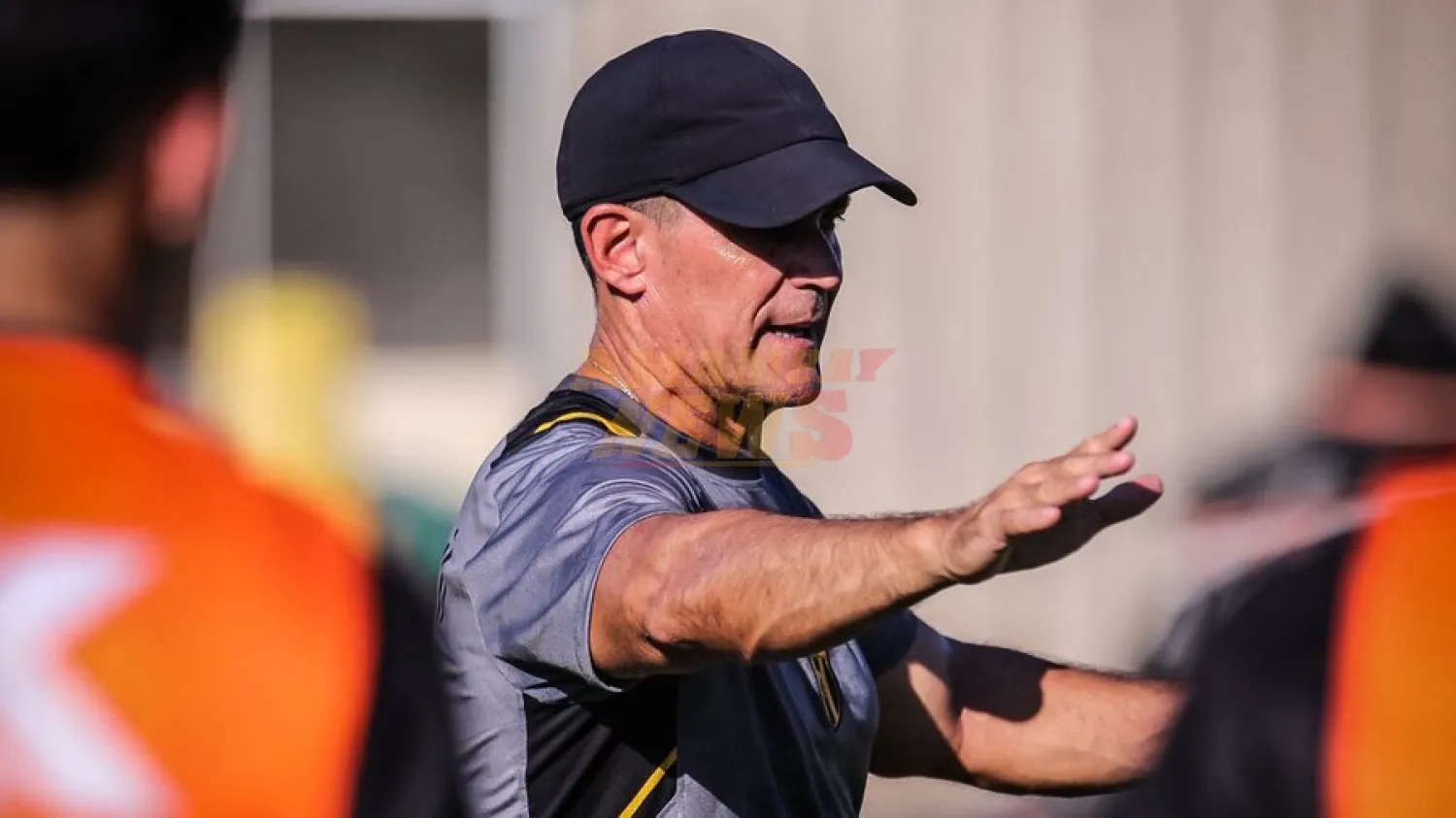 Bernay: “No creo que Fernando Fernández llegue para el debut”