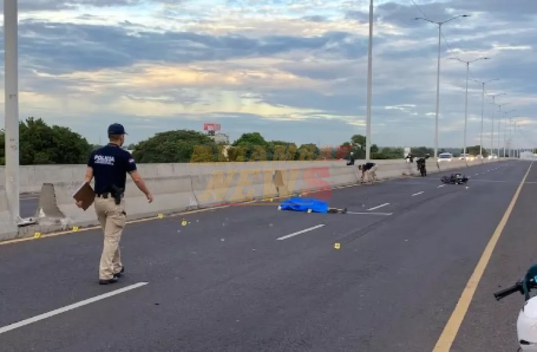 Motociclista pierde la vida en viaducto del corredor Botánico