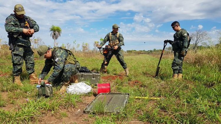 Explosivistas destruyen pistas del narcotráfico en Concepción