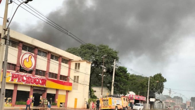 Incendio de una empresa avícola causa susto en Capiatá
