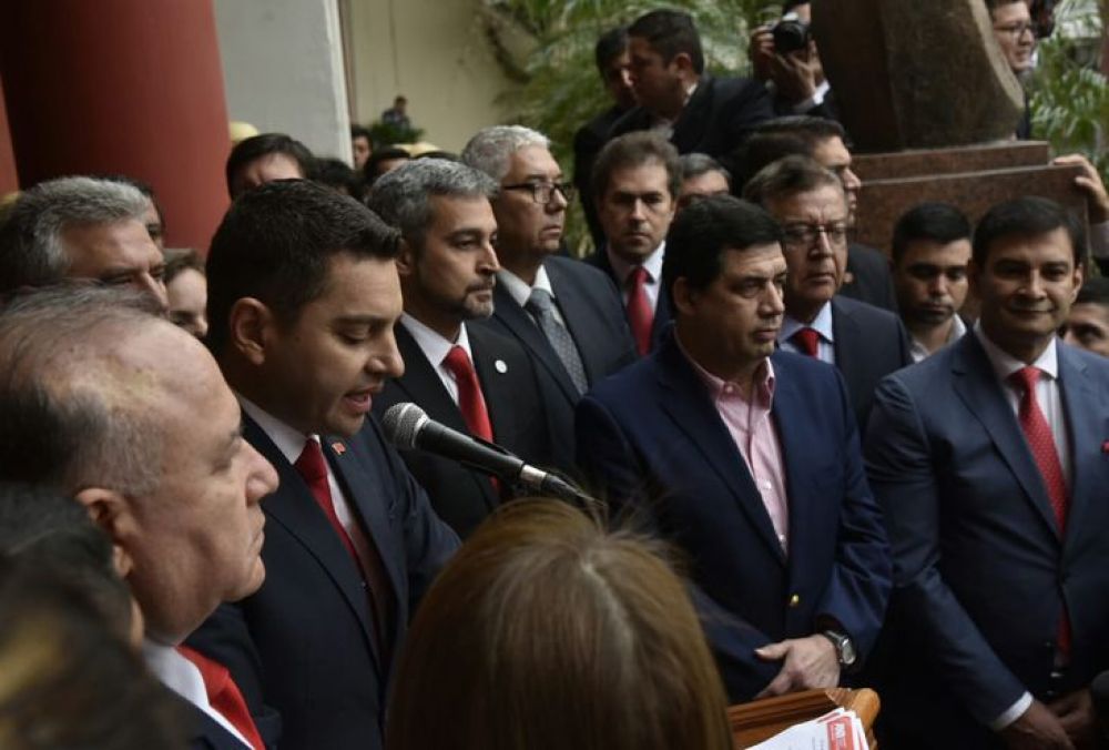Festejo en la ANR, con pocos representantes de Honor Colorado y rabona en el Congreso