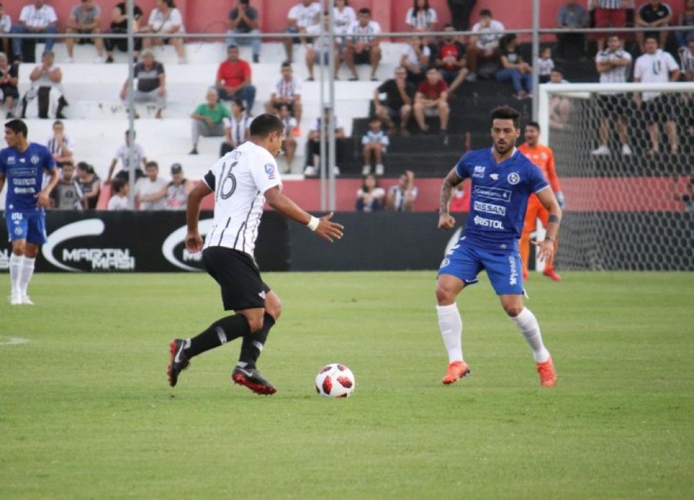 Libertad y Sol de América abren hoy la serie de la Copa Paraguay