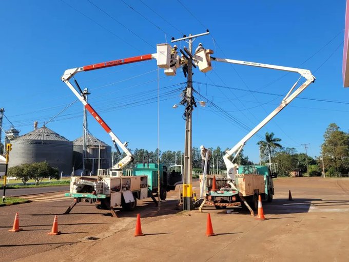 ANDE reparó 815 artefactos de alumbrado público y montó 110 nuevos transformadores