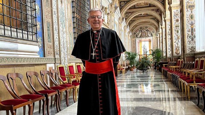 Adalberto Martínez se reúne en audiencia privada con el papa Francisco