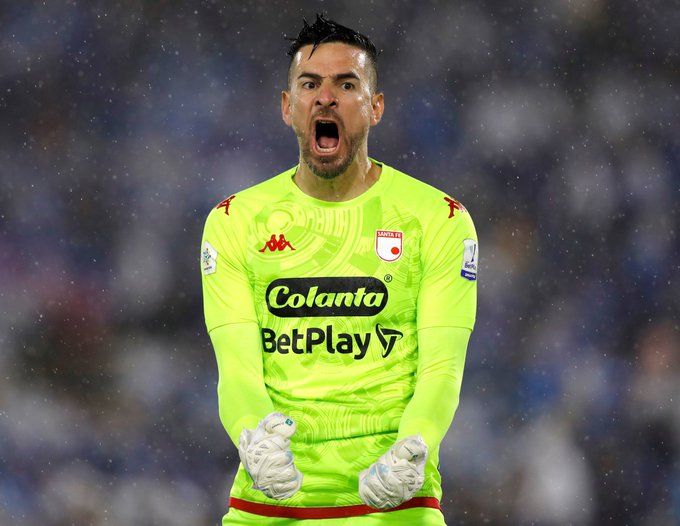 Antony Silva estaría por rescindir su contrato en Colombia