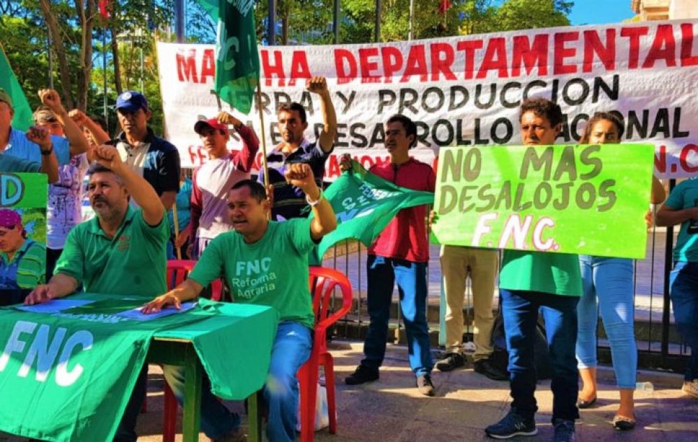 "Quieren destruir el Indert para entregar tierras a poderosos"
