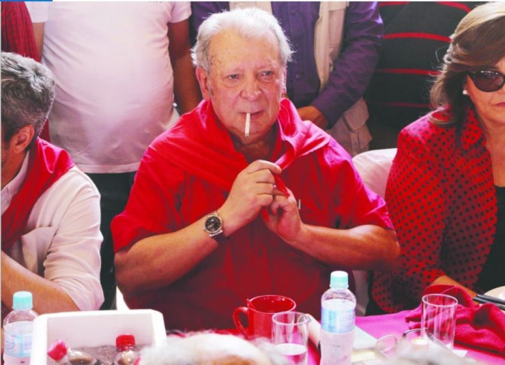 Homenajean a Calé por sus 30 años de labor parlamentaria