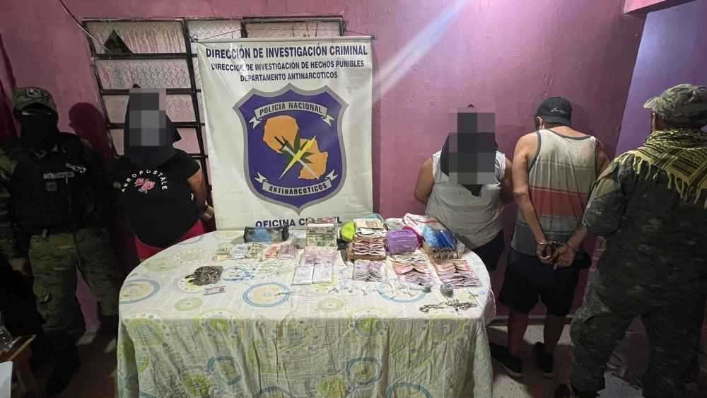Caen tres presuntos microtraficantes en foco de venta de drogas en Asunción