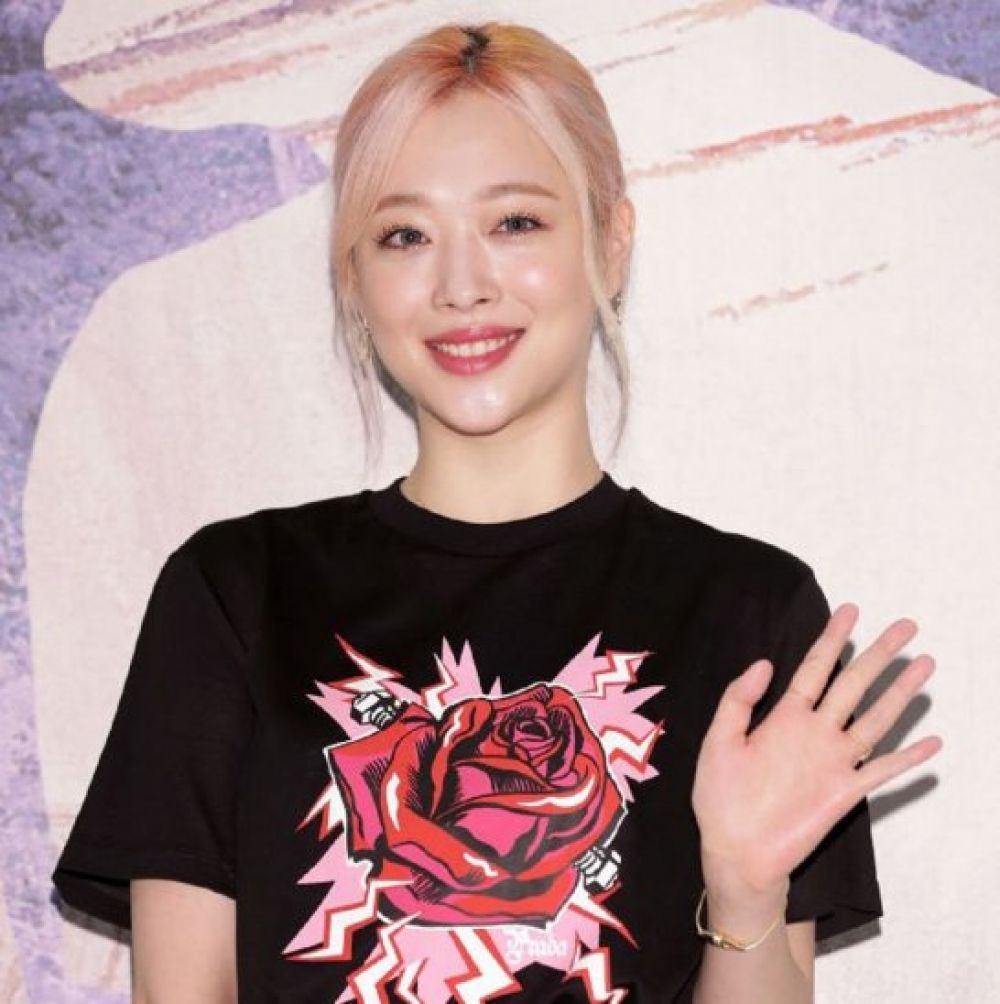 Hallan muerta a Sulli, cantante de K-Pop víctima de ciberacoso