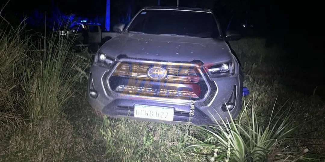 Robaron camioneta de alta gama y acabaron abandonándola en Itauguá
