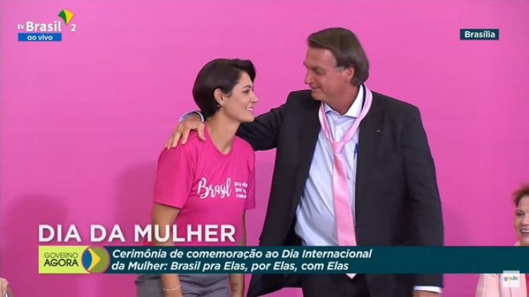 Bolsonaro, el presidente más color rosa del mundo, según sus ministras