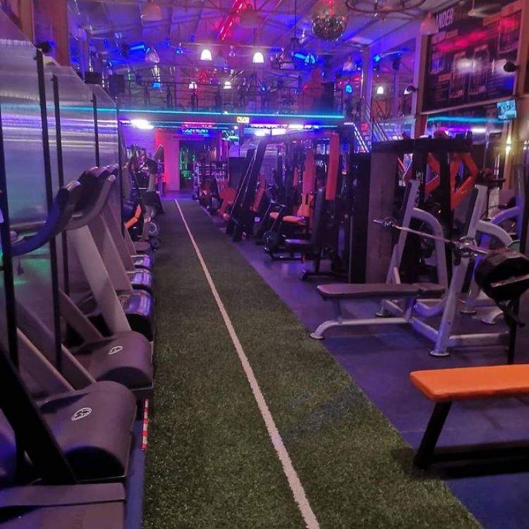La crisis de la pandemia propinó un duro golpe a los gimnasios