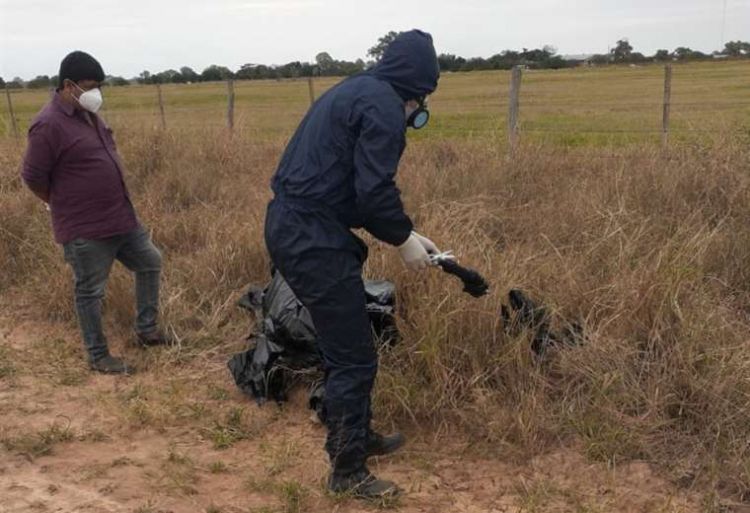Hallan un cadáver en Paraguay con un papel que tiene escrito el nombre de José Dorado