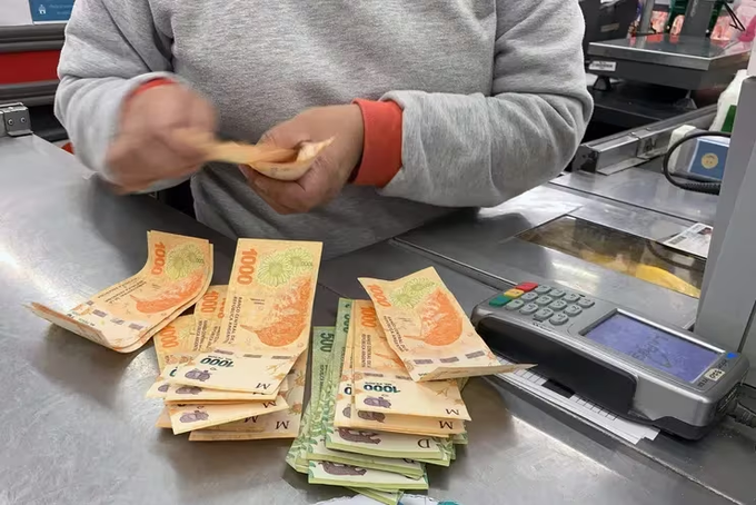 Argentina: inflación de abril fue de 8,8% y acumuló 289,4% en los últimos 12 meses