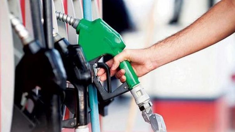 Gobierno analiza medidas para contener precio de combustibles ante alza internacional