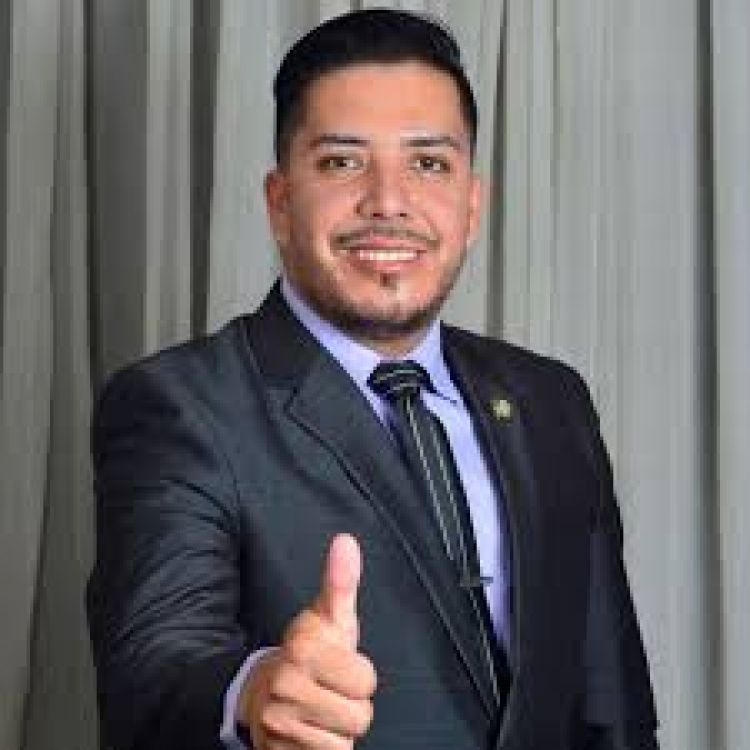 "Caminando voy a volver a ser diputado y trotando voy a ser senador"