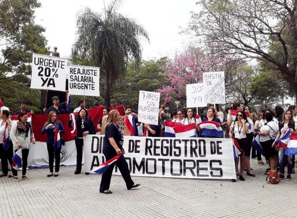 Abogados piden descuentos para funcionarios huelguistas del Poder Judicial