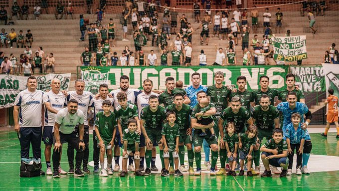 Favoritos no fallan en el futsal