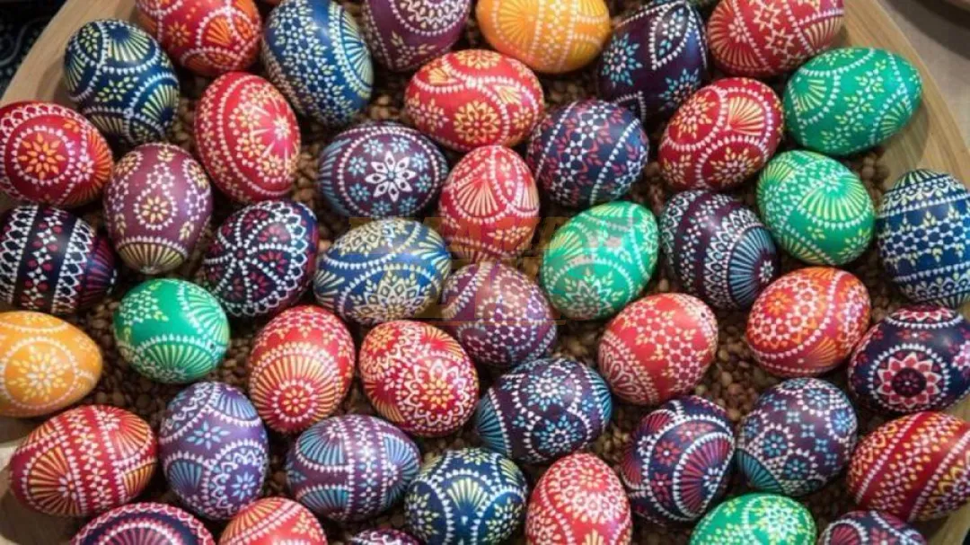 ¿Por qué en algunos países los huevos y los conejos son símbolos de la Pascua?