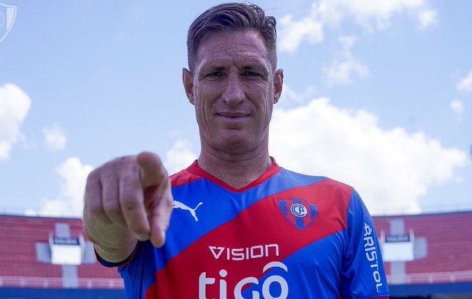 Se terminó el ciclo de Sava en Cerro Porteño y declaran “transferibles” a varios jugadores