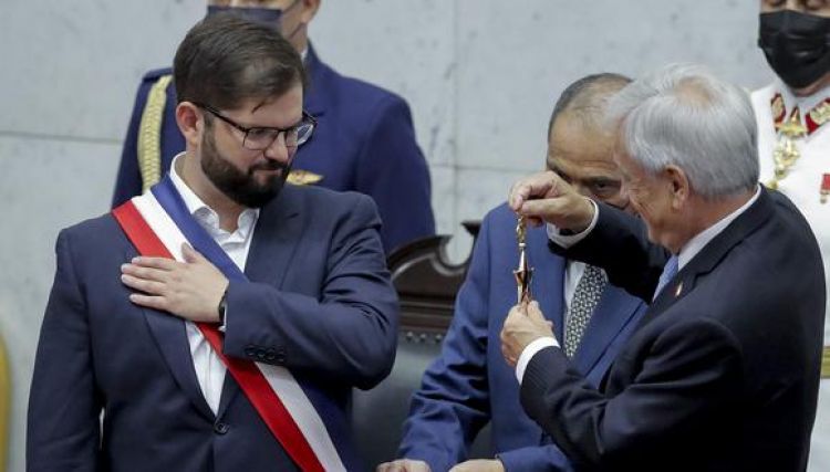 Gabriel Boric asume como el presidente más joven de la historia de Chile