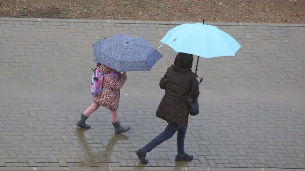 Viernes caluroso y con precipitaciones