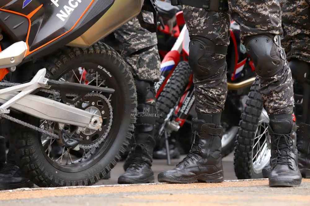 Roce, caída y arrollamiento de motociclista: muere suboficial del grupo Lince