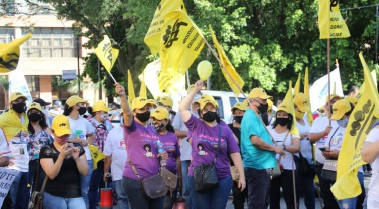 Hacienda dice no tener recursos para aumento del 16% a docentes