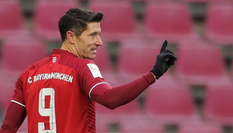 Bayern golea al Colonia con triplete de Lewandowski
