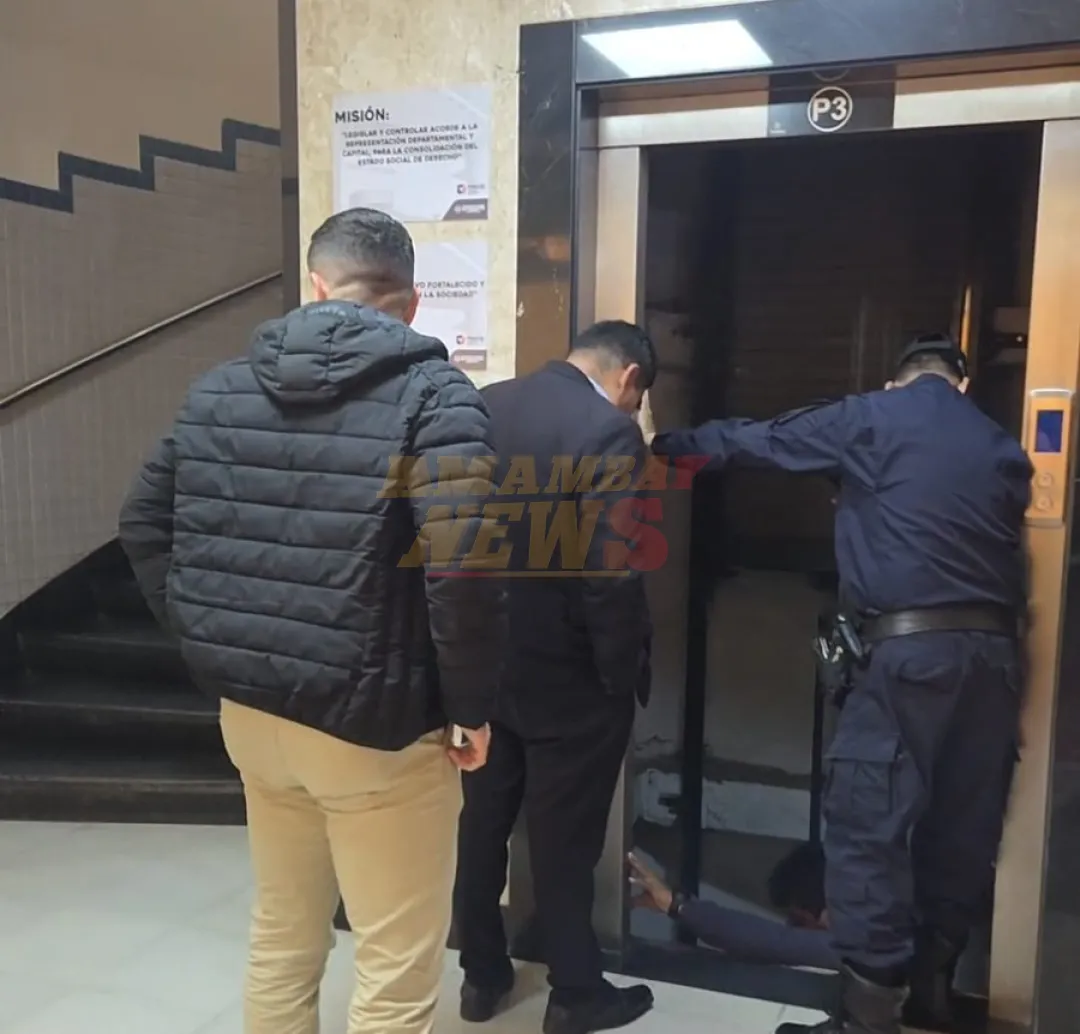 Cuatro funcionarios quedaron atrapados en ascensor por una hora en Diputados