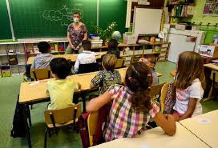 Colegios privados plantean la vuelta a clases presenciales con protocolo sanitario