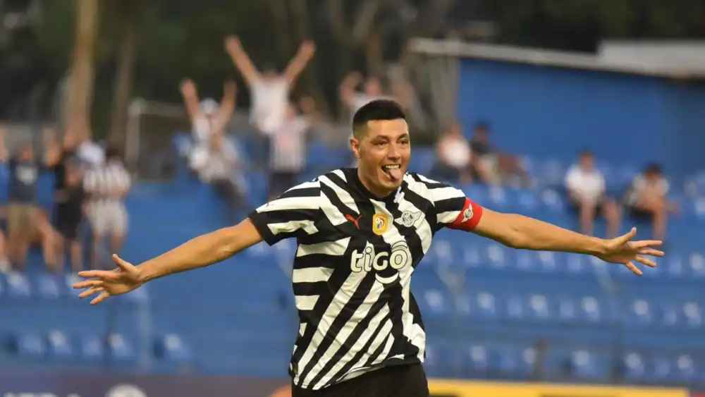 Libertad golea y sigue bien arriba