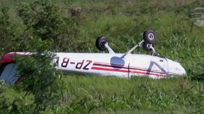 Cae una avioneta en el aeropuerto Silvio Pettirossi