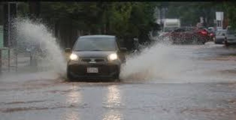 Martes cálido a fresco, con lluvias y tormentas eléctricas