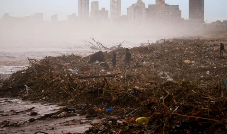 Inundaciones en Sudáfrica dejan al menos 350 muertos y más de 40 mil afectados