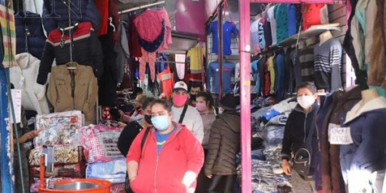 Ropas: invasión china y brasileña jaquean a industria local, acusan confeccionistas