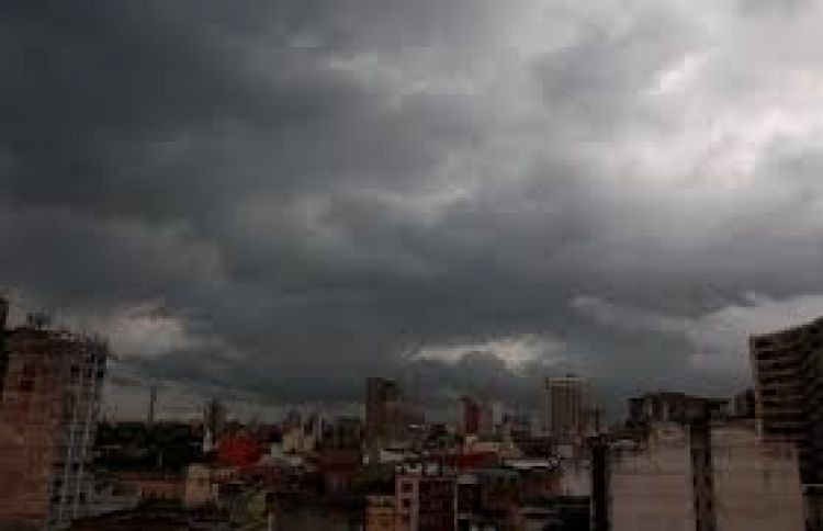Lunes cálido, húmedo y con lluvias dispersas