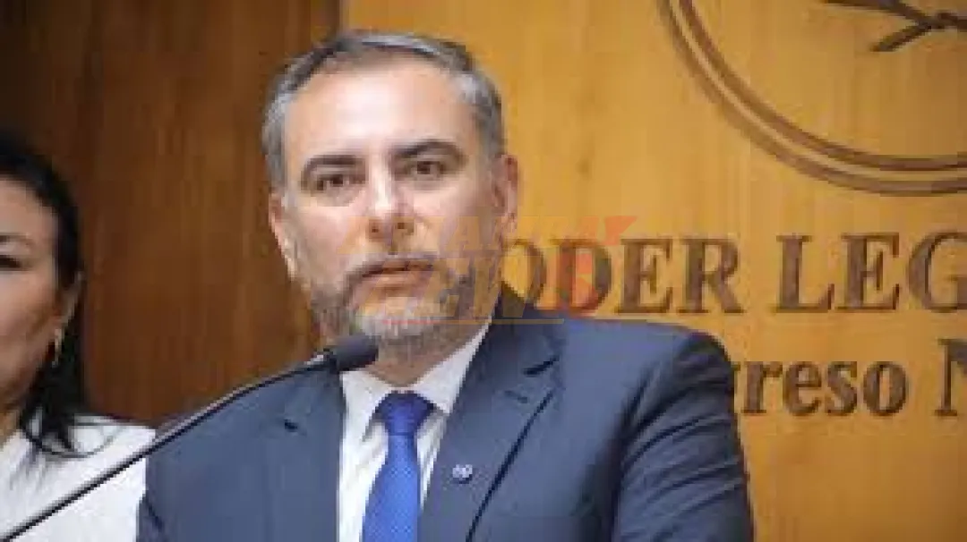 Senador propone que deudas no mayores a dos salarios mínimos no figuren en Inforcomf