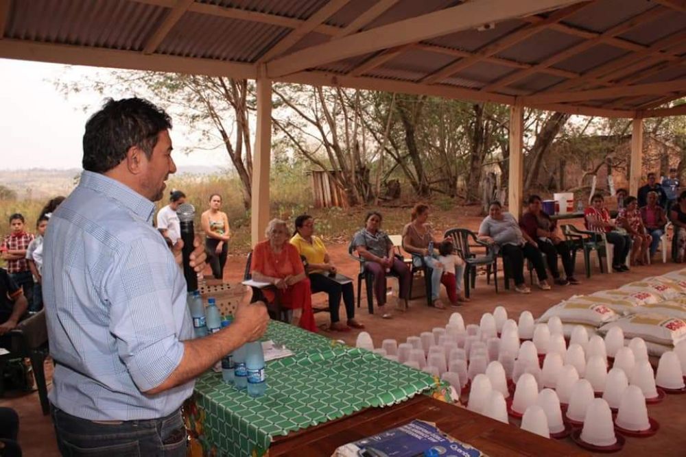 Gobernación de Amambay fortalece producción avícola en la Colonia 1° de Mayo.