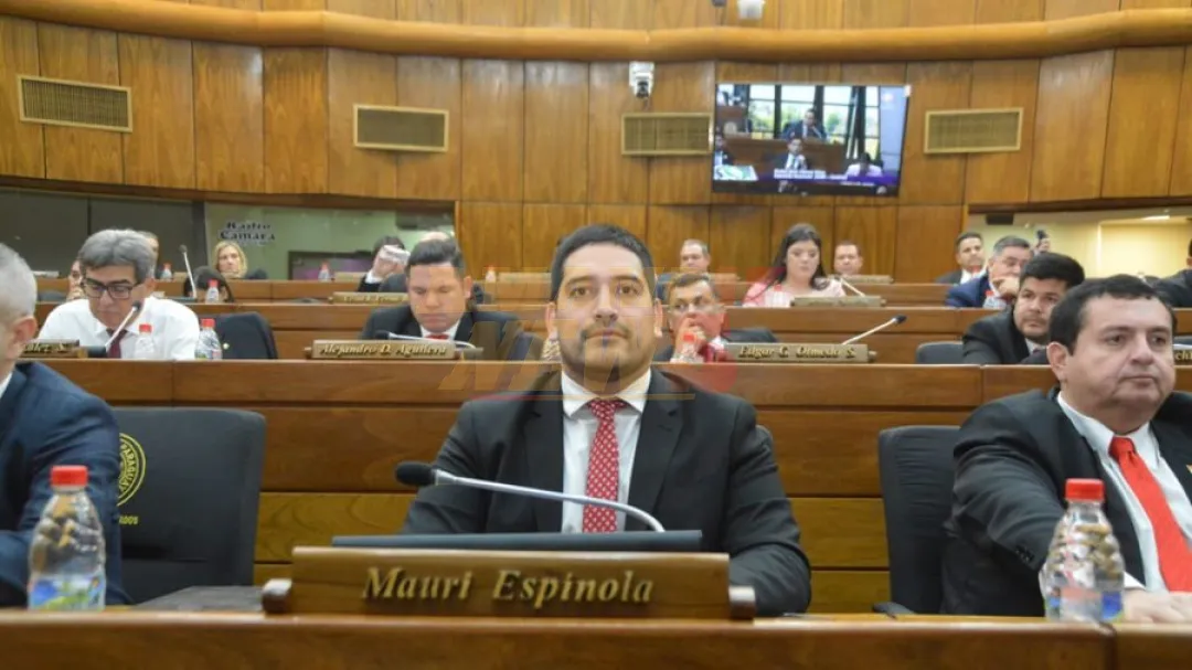 Diputado denuncia “negociado” en compra de equipos de escucha por empresa ligada a Peña