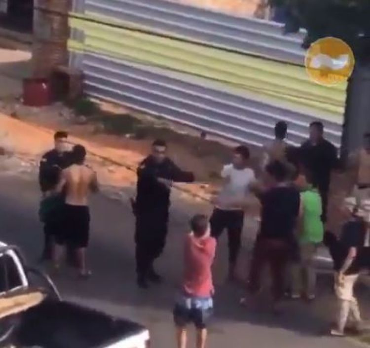 Joven despojó de su arma a un policía durante una intervención