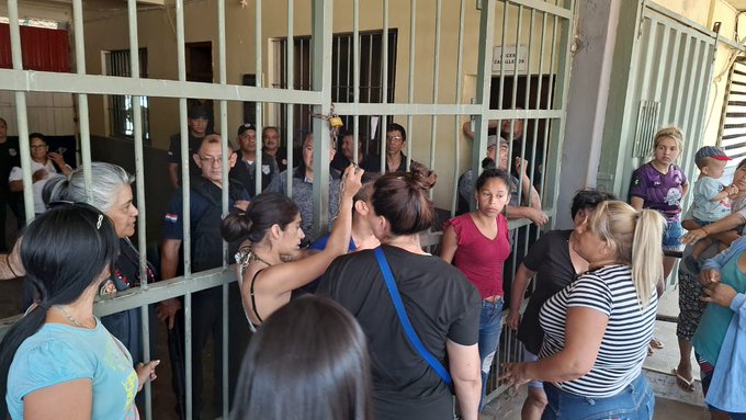 Habría guardiacárceles retenidos en el fondo de Tacumbú