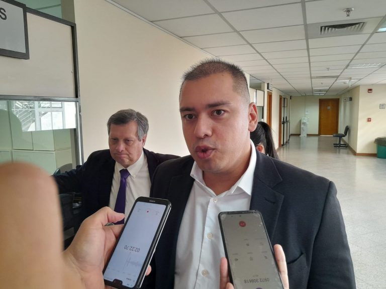 Clan Zacarías está detrás de la persecución política, asegura Prieto