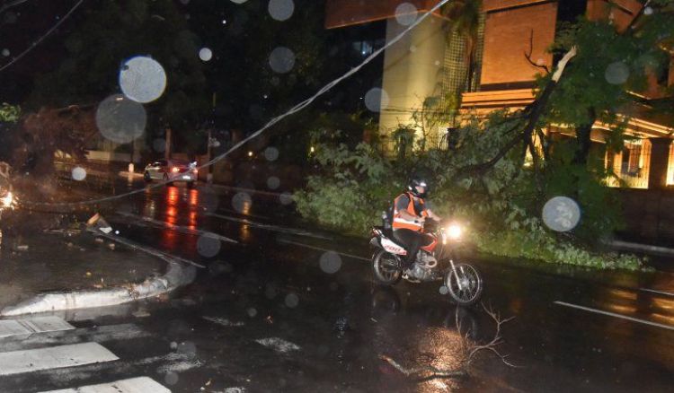 Temporal deja sin luz a Asunción y Central