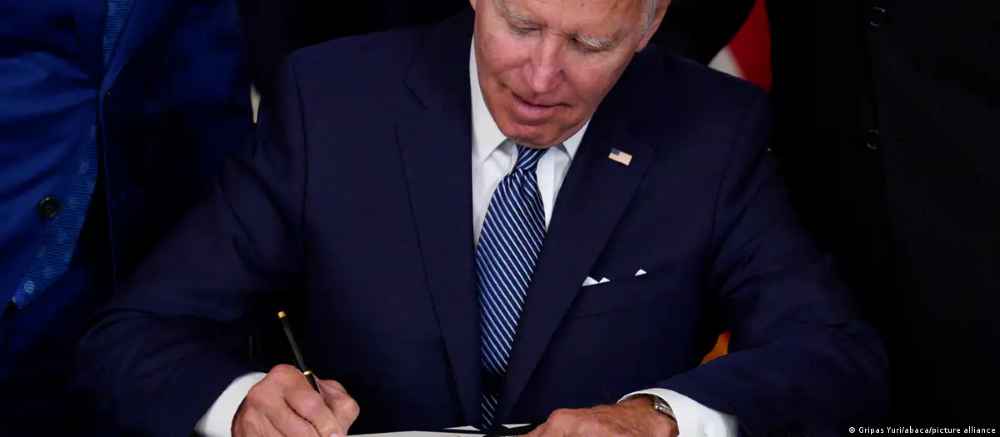 Biden añade a China en la lista de países productores de drogas